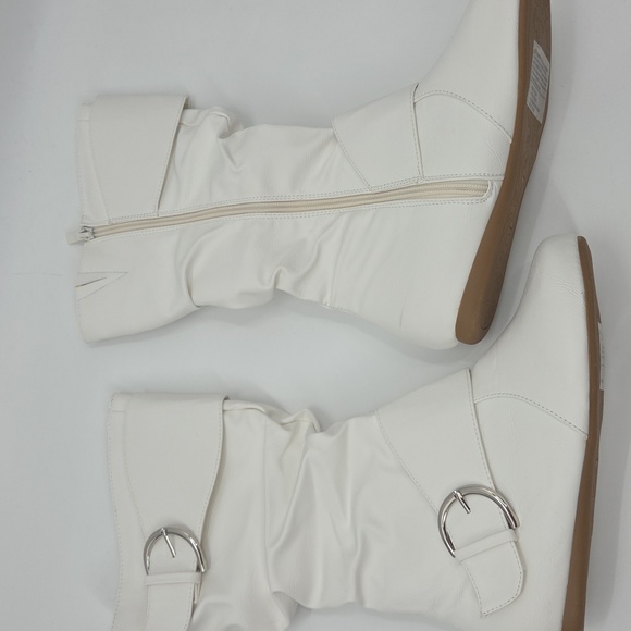 Elegant White Buckle Slouchy Boots - Picture 4 of 16